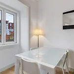 Bright 1Br Castelo Sao Jorge - Graca Getaway | By Airnest